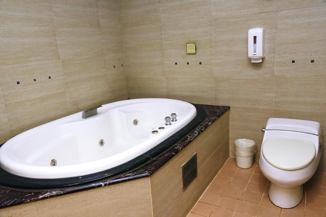 England Business Motel Yilan Dış mekan fotoğraf